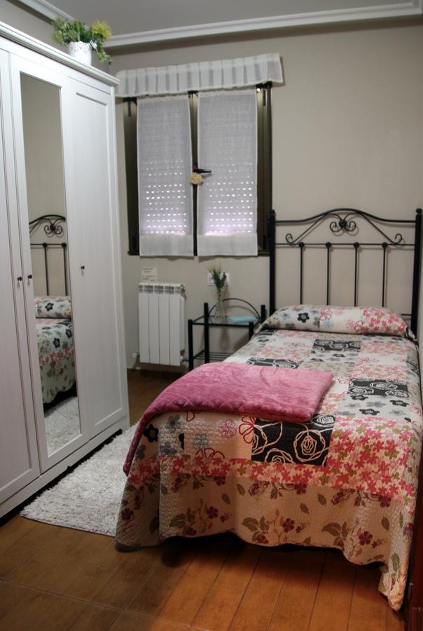 Hostal Pachin Mieres  Exterior foto